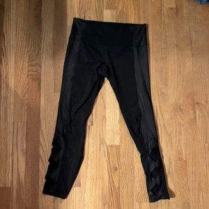 Athleta cut out cropped leggings - small